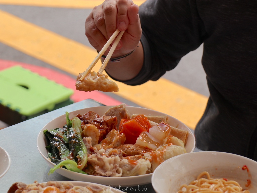 中山區,低卡,健康輕食,健康餐盒,南京復興,台北美食,台北遊／宿,台灣寶島,味精,平價美食,我的減半人生,新鮮,清爽湯底,無添加,磚瓦臺,美食,自製貢丸,遼寧街,關東煮,飽足感,高麗菜捲 @Helena's Blog